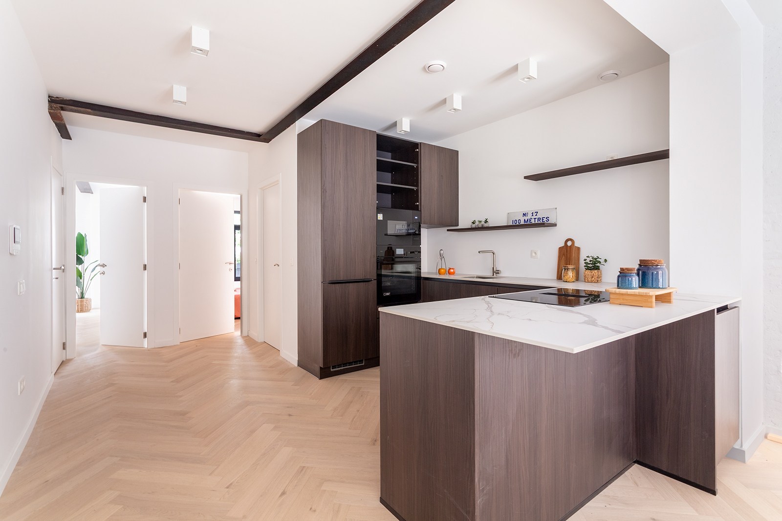 Luxueuze renovatie met tuin op toploctie - foto 1