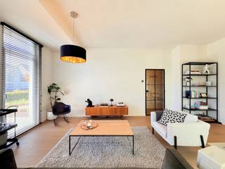 EERSTE BEZOEKDAG op ZATERDAG 23/5/2026 (enkel op afspraak) Op zoek naar een recent appartement met ruimte, licht en een unieke buitenbeleving?...