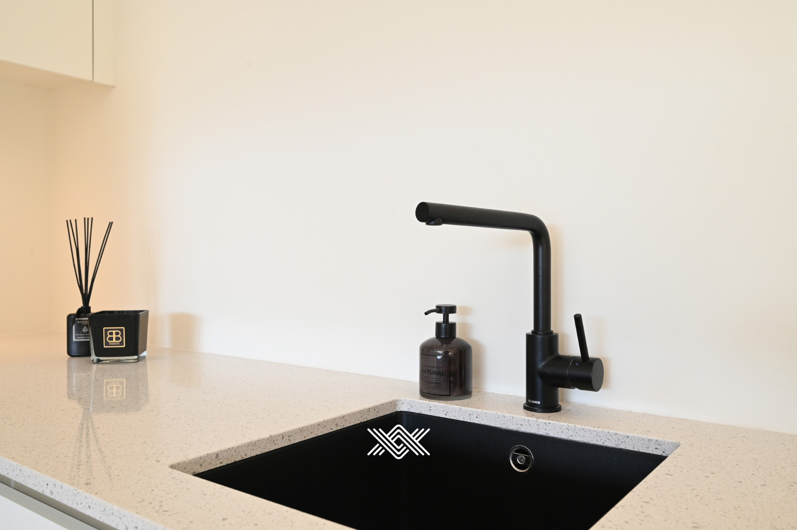 Woning met vier slaapkamers, zonneterras en tuin - foto 5