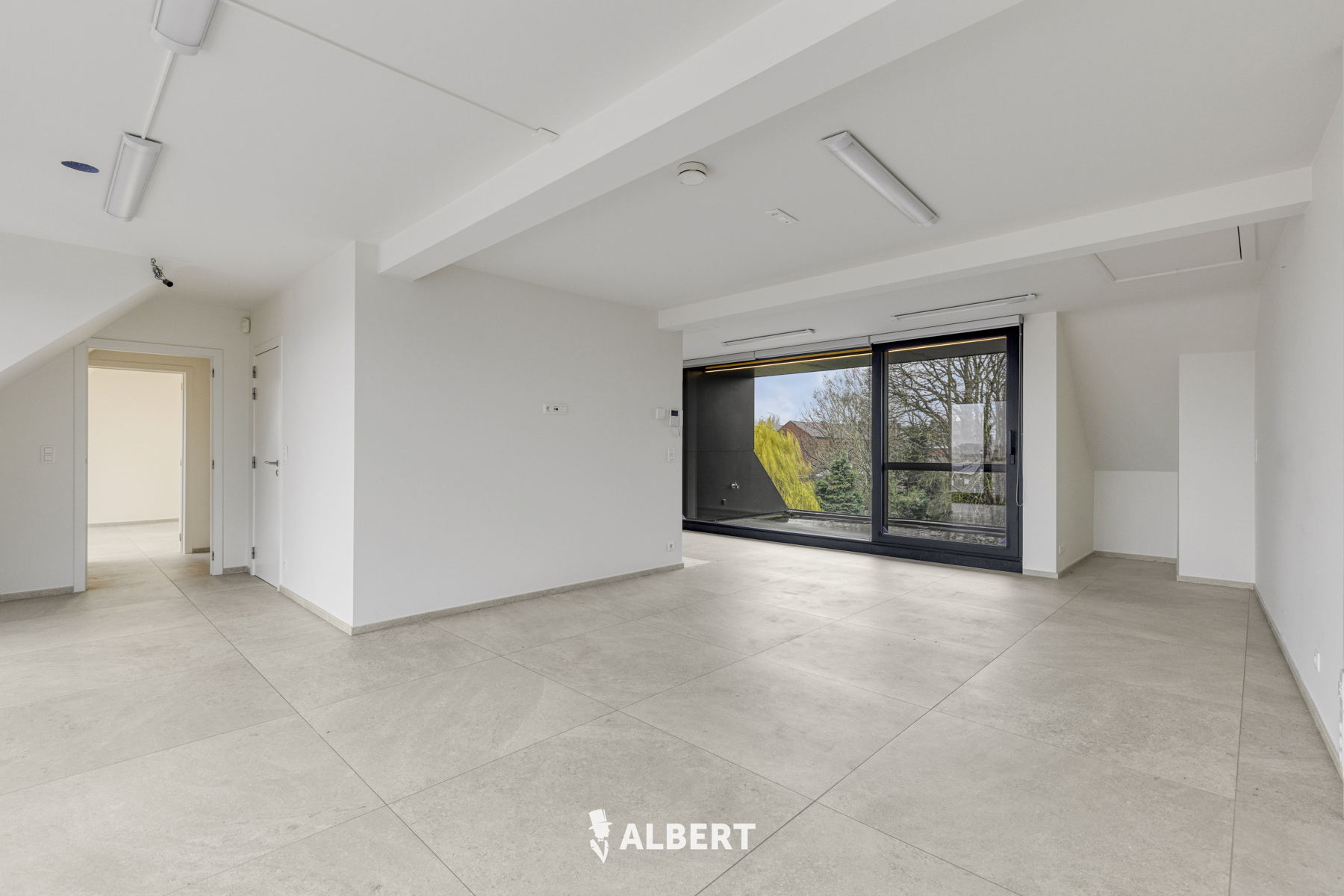 Centraal gelegen lichtrijk appartement met 2 terrassen - foto 2