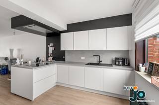 Deze instapklare bel-etagewoning te koop in de Leeuwerikenstraat heeft verschillende troeven achter de hand. De woning beschikt over drie...