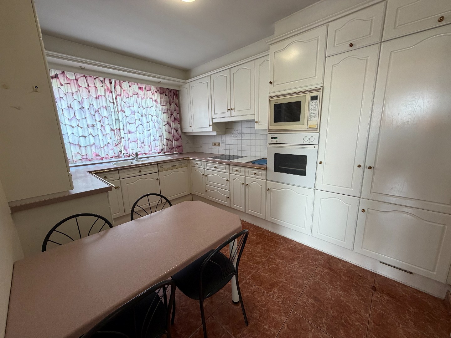 Gezellig appartement met twee slaapkamers te huur dichtbij het centrum van Beringen - foto 4