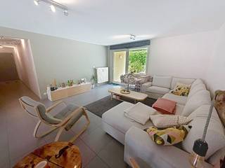 We Invest Sud-Luxembourg biedt u dit appartement met 2 slaapkamers aan, gelegen in Saint-Léger, in een rustige omgeving dicht bij alle...
