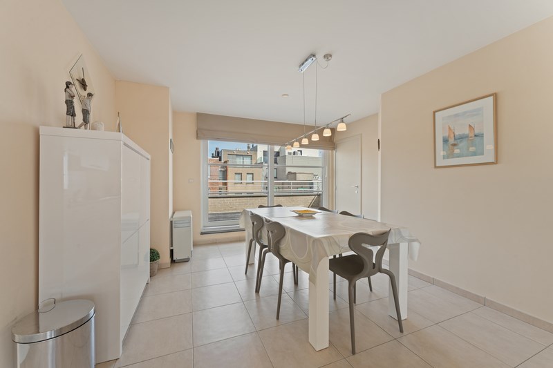 RECENT EN CENTRAAL GELEGEN PENTHOUSE APPARTEMENT MET 2 SLAAPKAMERS TE KOOP - foto 3