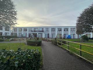 Ontdek deze studio op de eerste verdieping van een rustige residentie te Bredene.Bij het betreden van de studio wordt u begroet door een ruime...