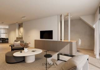 Ce penthouse exceptionnellement spacieux est actuellement en phase finale d'une rénovation complète et sera aménagé avec des matériaux luxueux et...