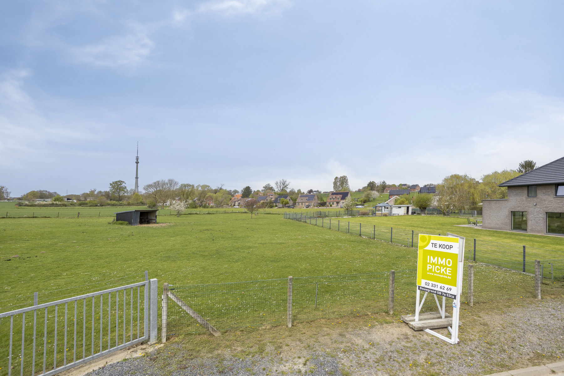 Land for sale in Sint-Pieters-Leeuw