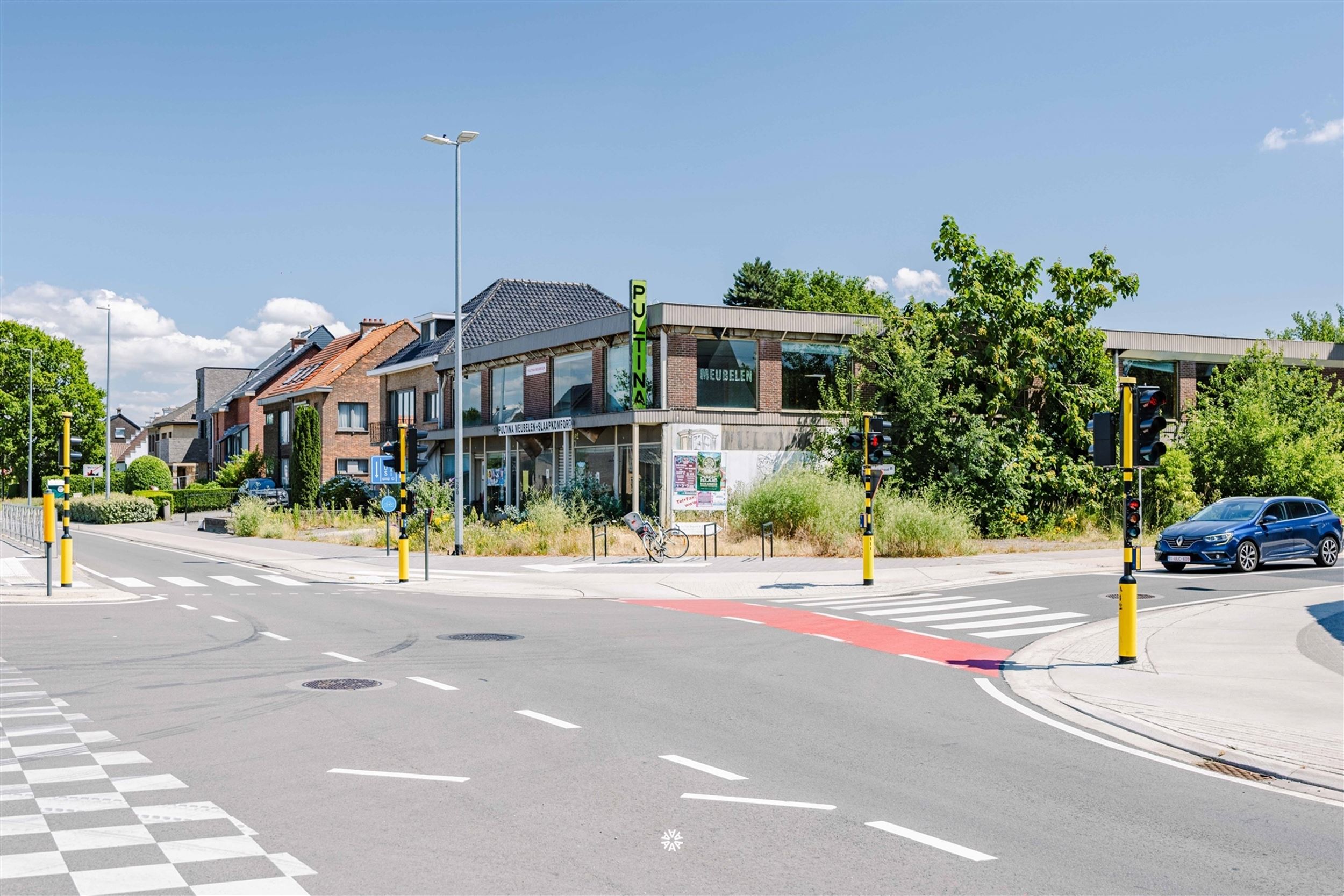 Terrain à bâtir stratégiquement situé avec des possibilités polyvalentes - photo 2