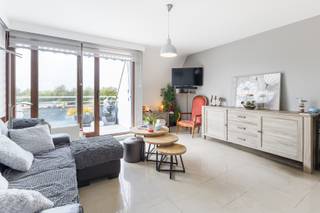 DE PANNE: RUIM ROOFTOP APPARTEMENT MET 2 SLAAPKAMERS!Ontdek dit uitzonderlijk ruim en lichtrijk 2-slaapkamer appartement op de bovenste verdieping...