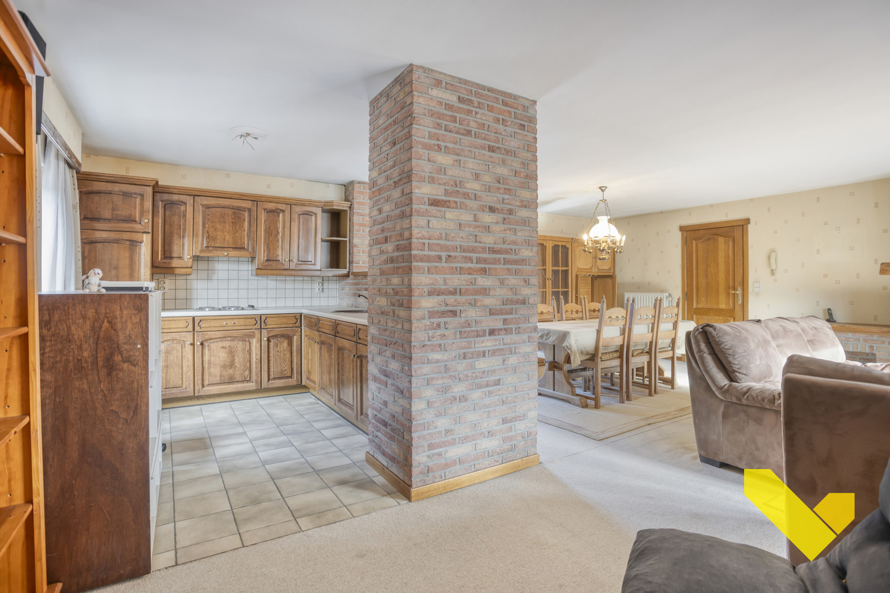 Zeer ruime eigendom van 358m² in het centrum! - foto 4