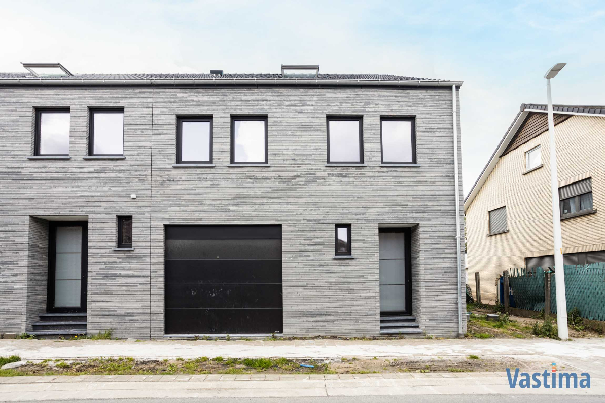 Nieuwbouw halfopen woning met 3 slaapkamers, garage en tuin - foto 1
