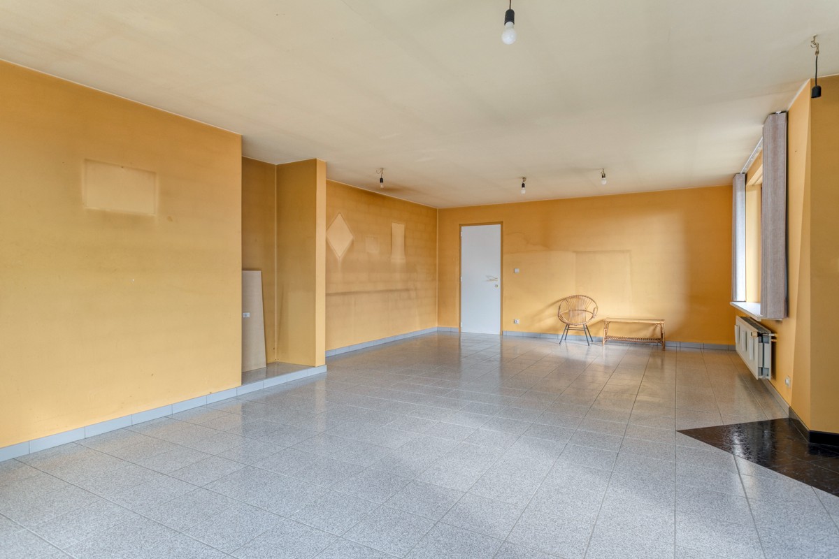 Ruime woning met praktijkruimte te Lendelede - foto 2