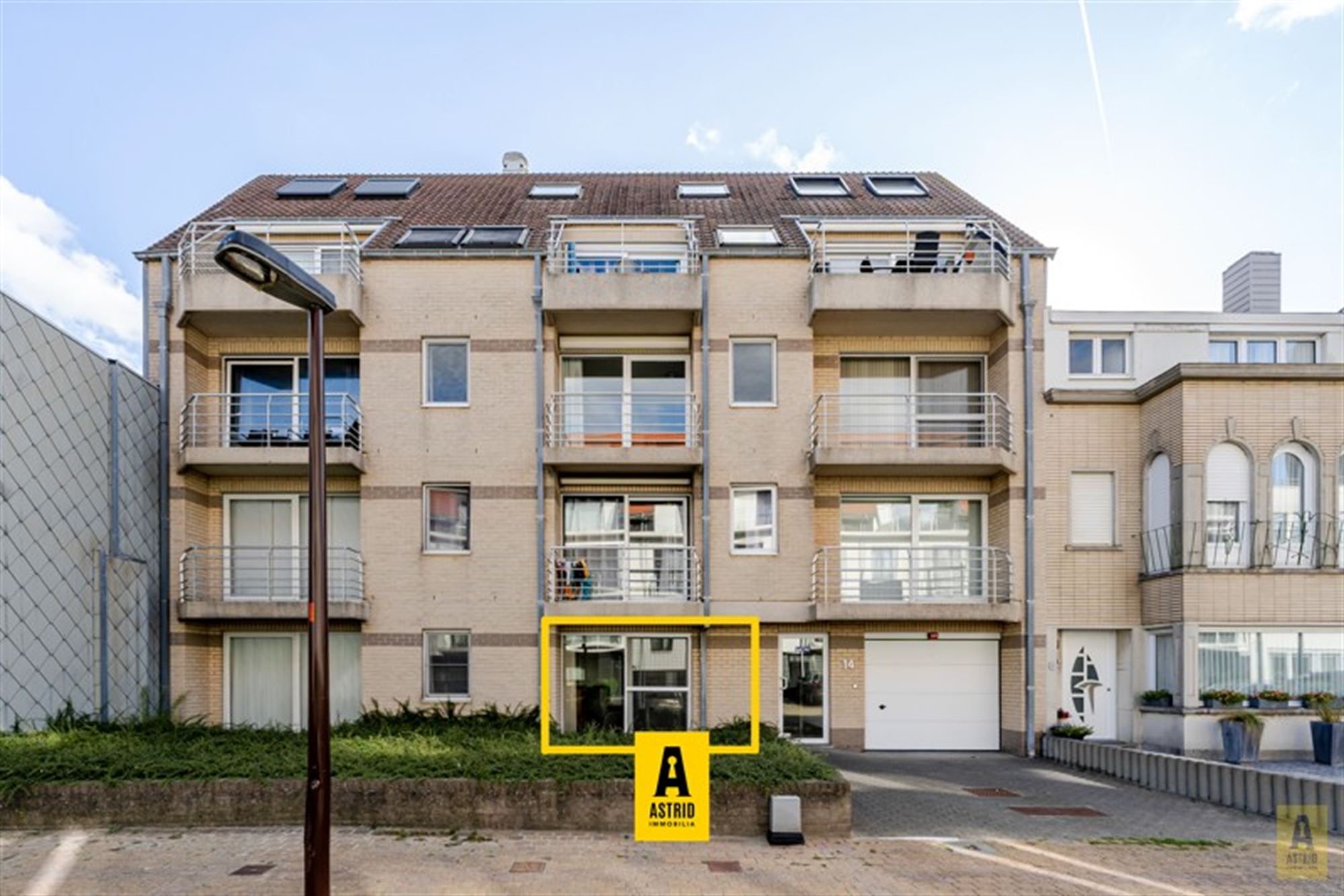 Gezellig gelijkvloers appartement met zonnig terras vlak aan zee én centraal! - foto 3