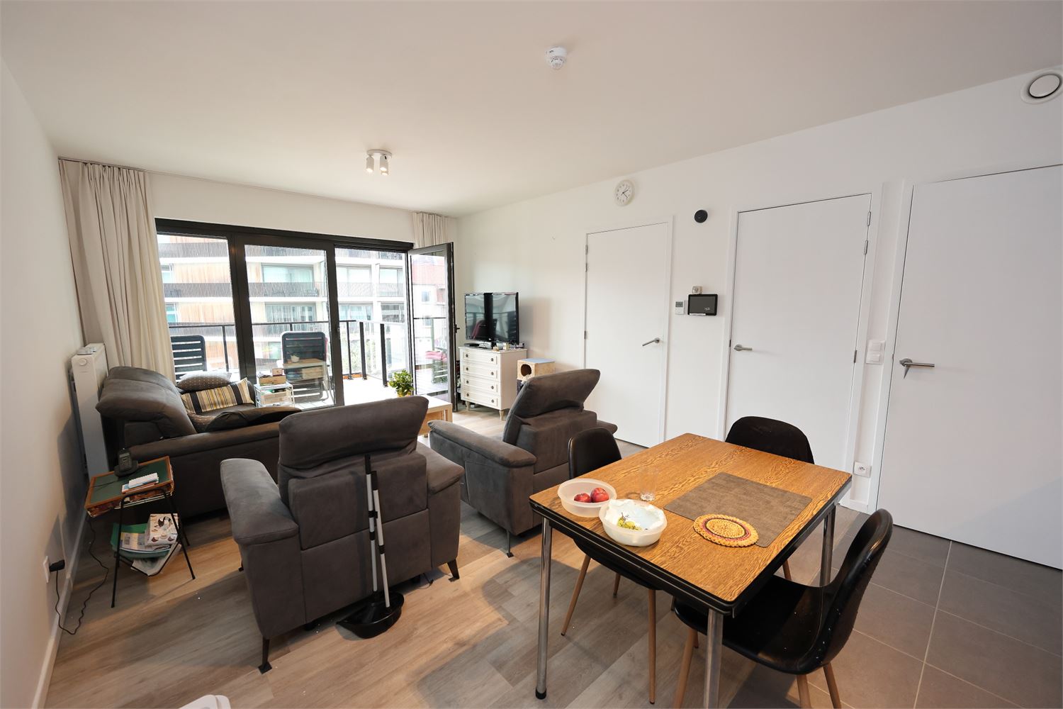 Recent service flat with side sea view in Mariakerke-Oostende! - photo 5