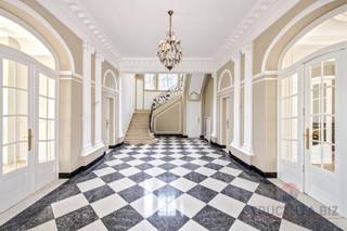 Exceptional prestige property for rent in one of the best residential areas in the east of Brussels. It comprises a basement, ground floor and 2...