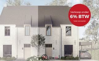 <h2><span>Deze nieuwbouwwoning is gelegen in de Laakstraat 18 in koersel en maakt deel uit van het kleinschalige nieuwbouwproject Bellea.</span></h2>
<br />Deze laatste halfopen woning op lot 4 ligt op een perceel van 424 m², in een rustige en aangename woonomgeving. De ligging is ideaal, je geniet hier van landelijke rust en een uitstekende bereikbaarheid. De oprit van de E313 bereik je op slechts 5 minuten, waardoor je snel in Hasselt, Antwerpen of Luik geraakt.<br /><br />De woning biedt een totale bewoonbare oppervlakte van 179,63 m², inclusief een ruime zolderverdieping van 41,73 m². Een groot voordeel van dit project is dat jij de afwerking kiest: keuken, badkamer, vloeren en binnendeuren kies je volledig zelf, op maat van jouw stijl en voorkeur.<br /><br />De gelijkvloerse verdieping omvat een inkomhal met gastentoilet en trap, gevolgd door een ruime leefruimte met plaats voor een zithoek, een eetruimte en eventueel een bureau of speelhoek. De open keuken met eiland grenst aan een berging. Op de eerste verdieping bevinden zich drie slaapkamers, een apart toilet en een badkamer met ruimte voor een bad, douche en dubbele lavabo. Via een vaste trap bereik je de zolderverdieping, perfect in te richten als extra slaapkamer, bureau of hobbyruimte.<br /><br /><strong>Troeven van deze woning</strong>

<ul>
	<li>Dit project komt in aanmerking voor een aankoop onder 6% BTW </li>
	<li>Eigentijdse architectuur met veel lichtinval</li>
	<li>Afwerking volledig volgens jouw smaak</li>
	<li>Gunstig E-peil</li>
	<li>Zonnepanelen inbegrepen</li>
	<li>Lucht/water-warmtepomp met koelfunctie</li>
	<li>Vloerverwarming &amp; ventilatiesysteem D</li>
	<li>Grote zolderverdieping</li>
	<li>Terras en carport mogelijk</li>
</ul>
Meer info of een bezoek plannen? Mail naar lize@optie-m.be of bel ons op 011 23 11 01.<br /><br />Benieuwd naar de waarde van je huidige woning? Contacteer ons vrijblijvend voor een gratis schatting.