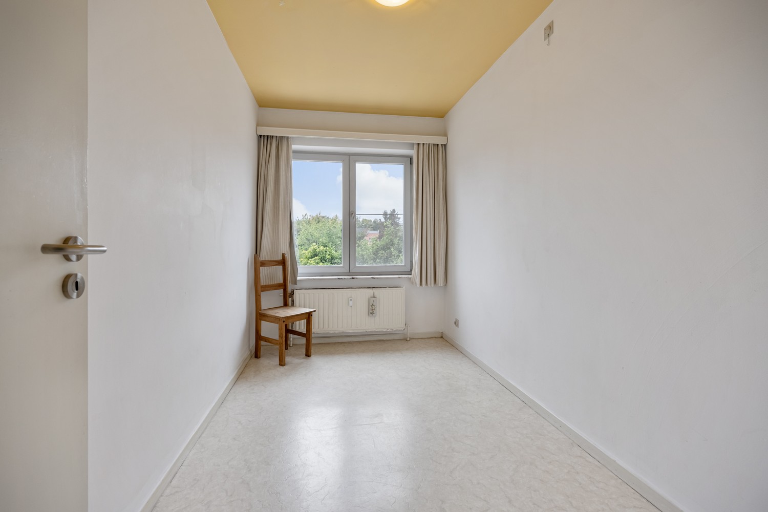 Ruim appartement op top locatie met 3 slaapkamers en terras vlak bij Hasselt centrum. - foto 5