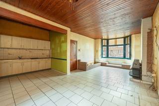  Op zoek naar een woning met potentieel, in een rustige buurt met veel groen én parkeergelegenheid?  Deze ruime woning aan de Van Haverelei 19...