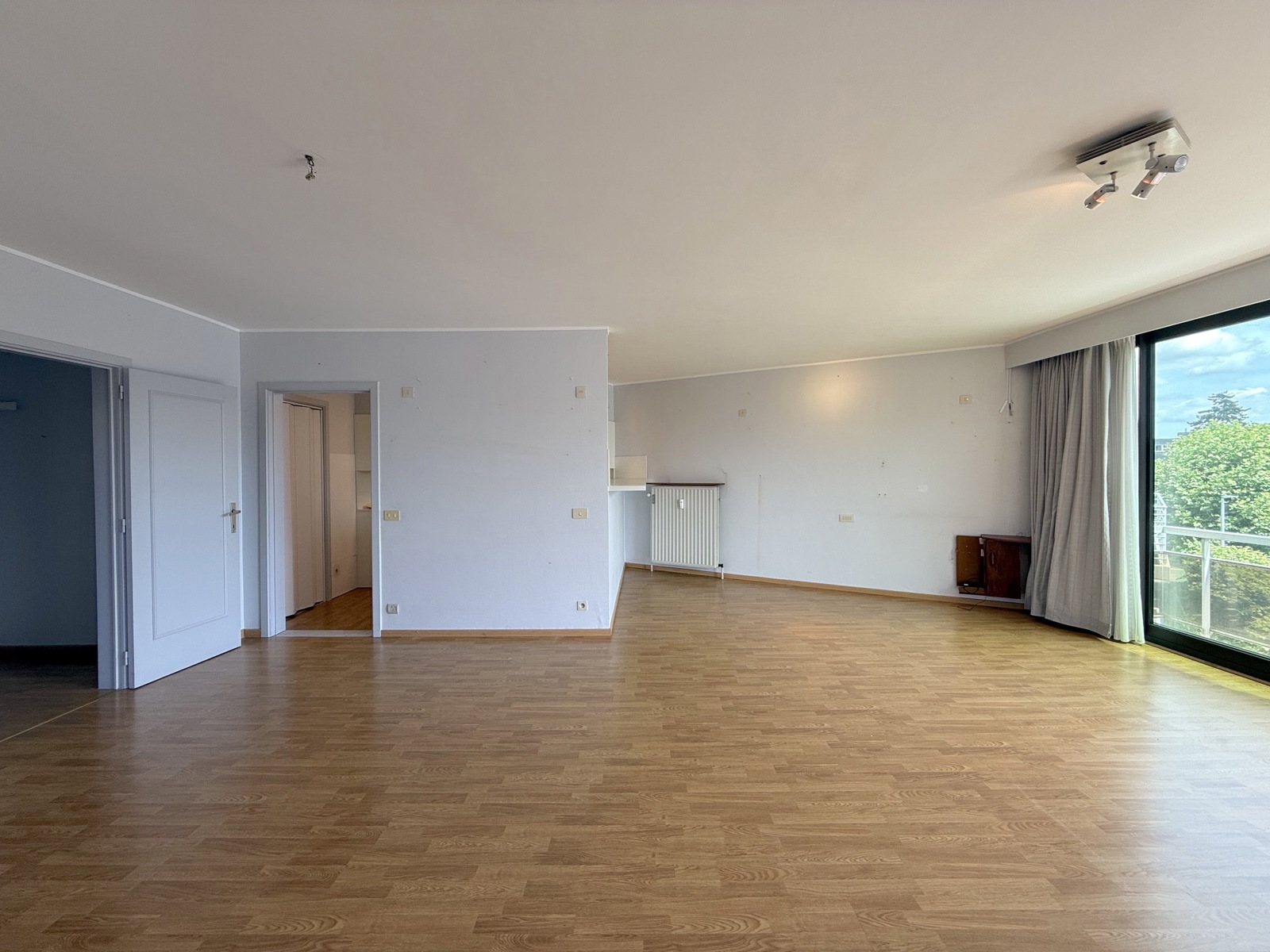 Ruim appartement met 3 slpks in centrum Sint-Kruis - foto 5