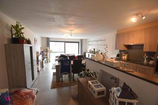 Nieuwbouw gelijkvloers 2 slaapkamerappartement (83,51 m²) met terras, tuin en autostaanplaats. Dit zeer energiezuinige appartement beschikt over...