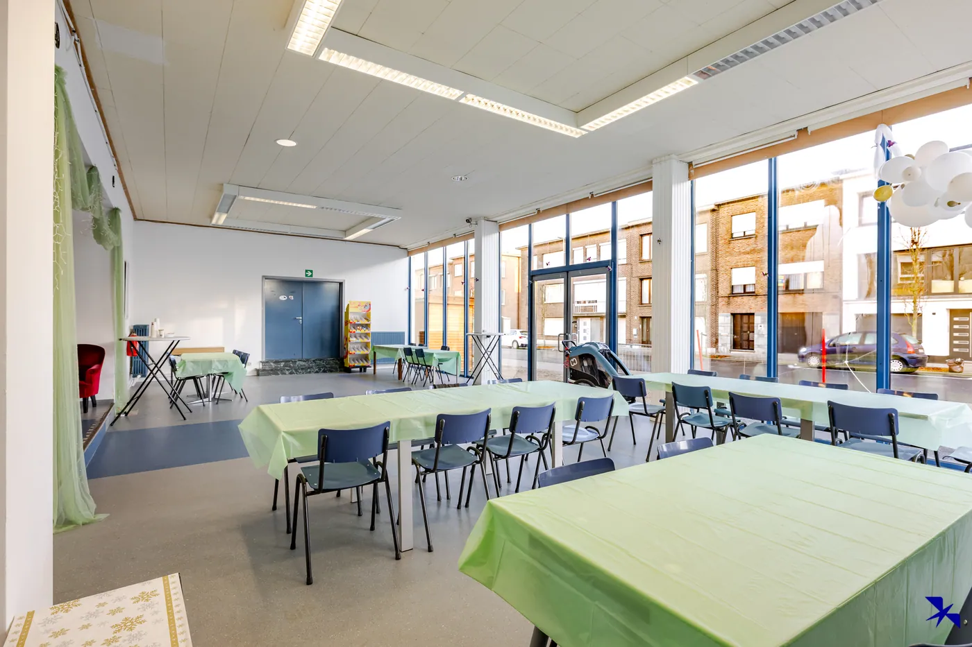 Handelspand met ruim magazijn, ideaal voor diverse zakelijke doeleinden - foto 3