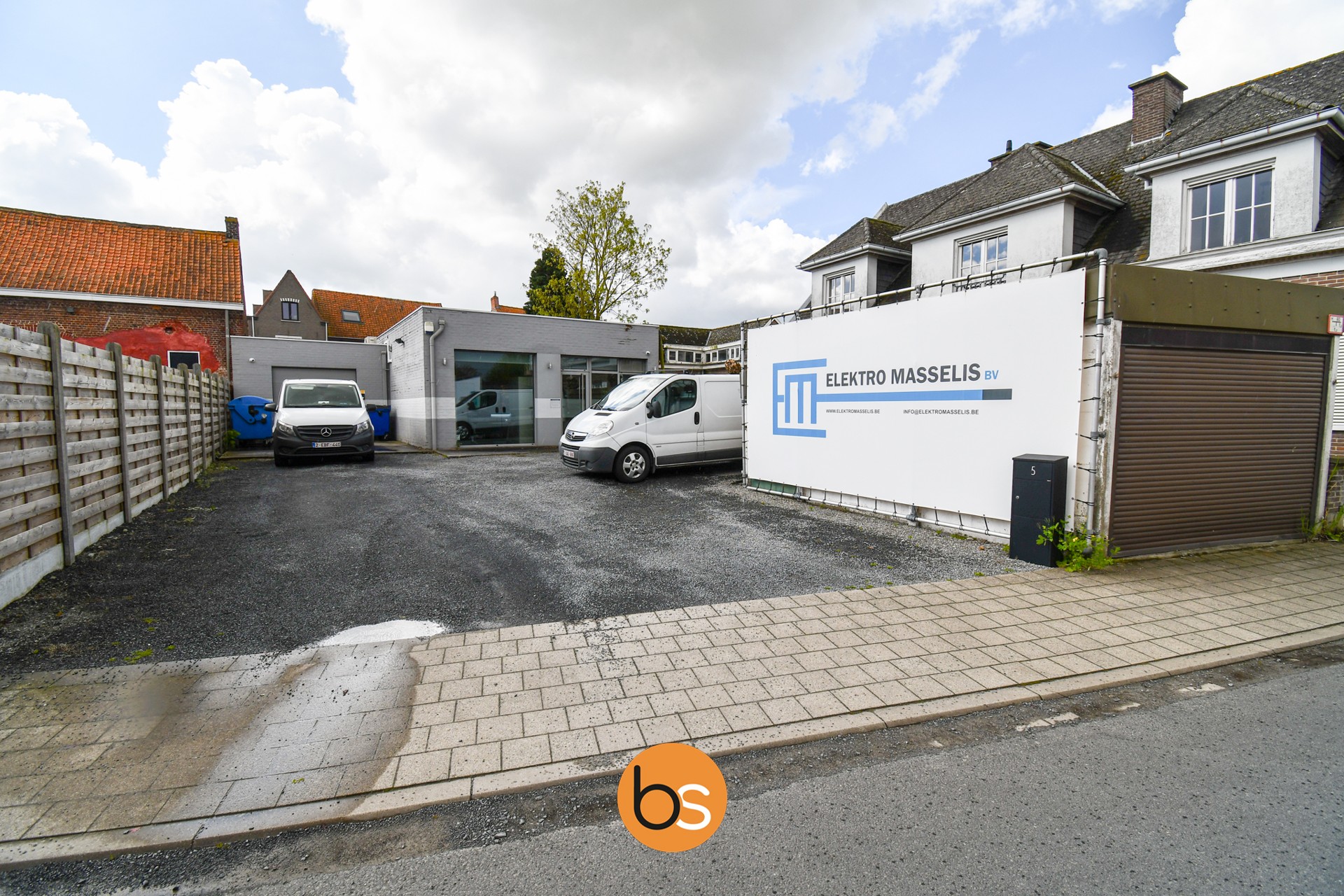 Commercial for rent in Ledegem - photo 1