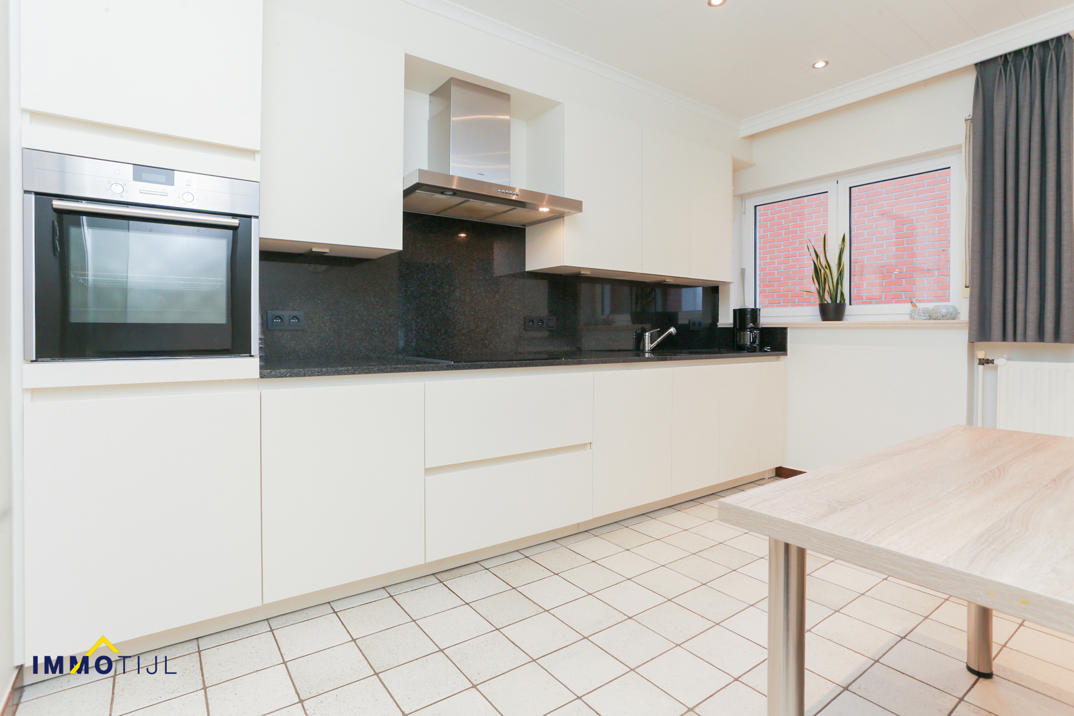 Instapklare gelijkvloerse villa met grote tuin - foto 3