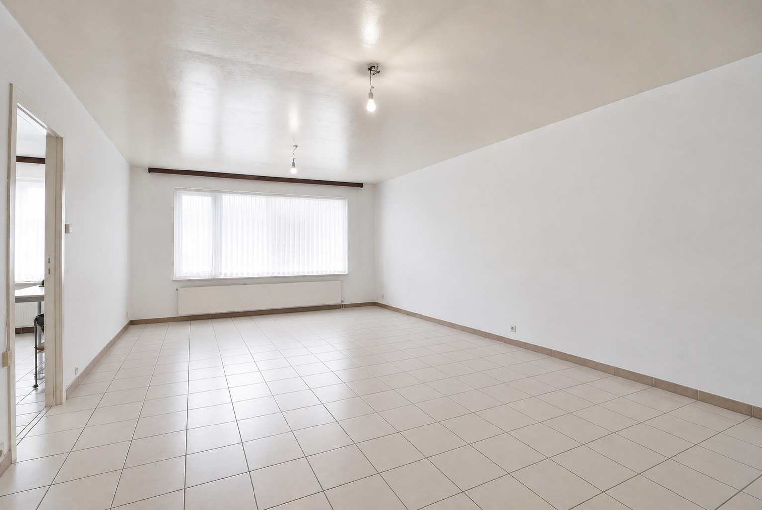 Gelijkvloers 2-slaapkamerappartement met terras en garage in centrum Tielt! - foto 4