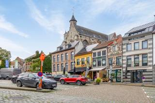 Immeuble de rapport composé d'une boutique commerciale et d'un appartement en duplex (avec licence) sur un terrain de 75m² situé dans la rue...