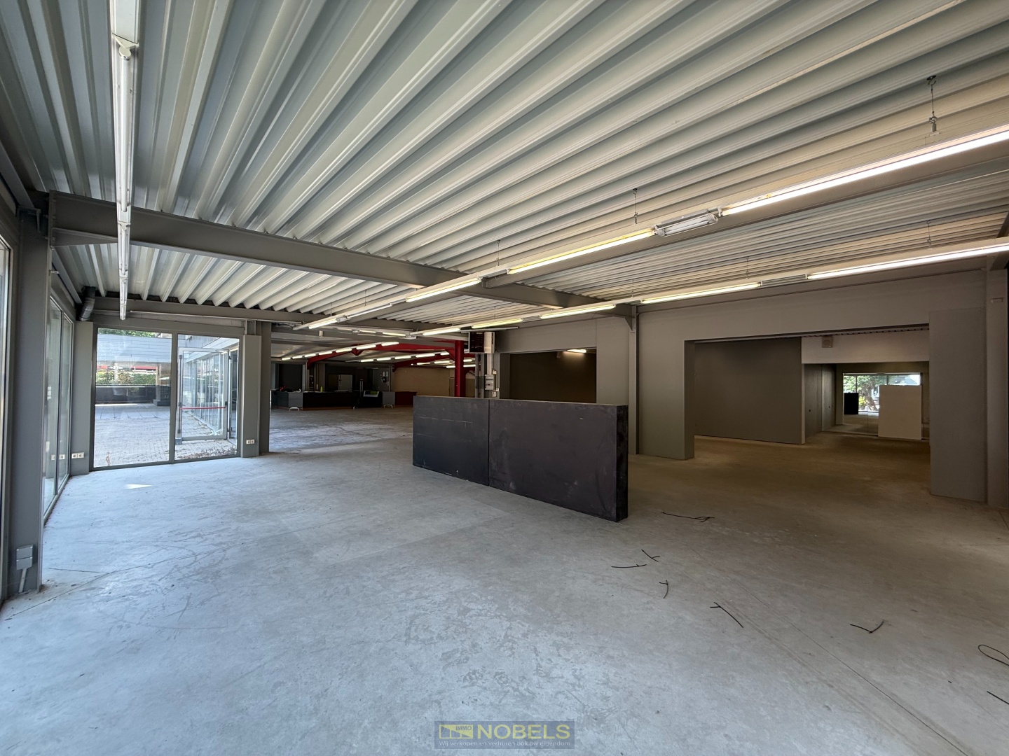 Te huur, commerciële ruimte te Mont-de-l'Enclus - photo 1