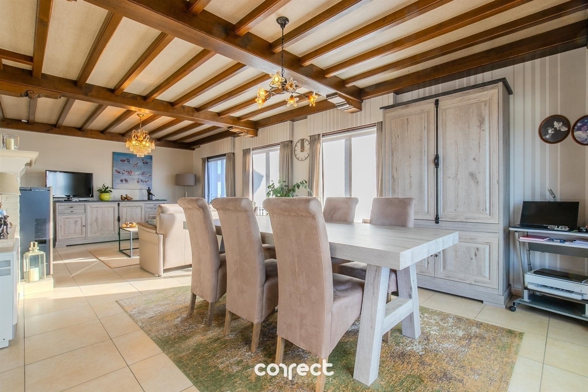 Instapklare open bebouwing met 3 slaapkamers, 2 garages en zicht op de velden! - foto 2