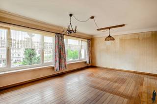 Ruim drie slaapkamer appartement te koopGelegen aan de Bisschoppenhoflaan 244 te 2100 Deurne.U betreedt het appartement via de inkomhal met toegang...