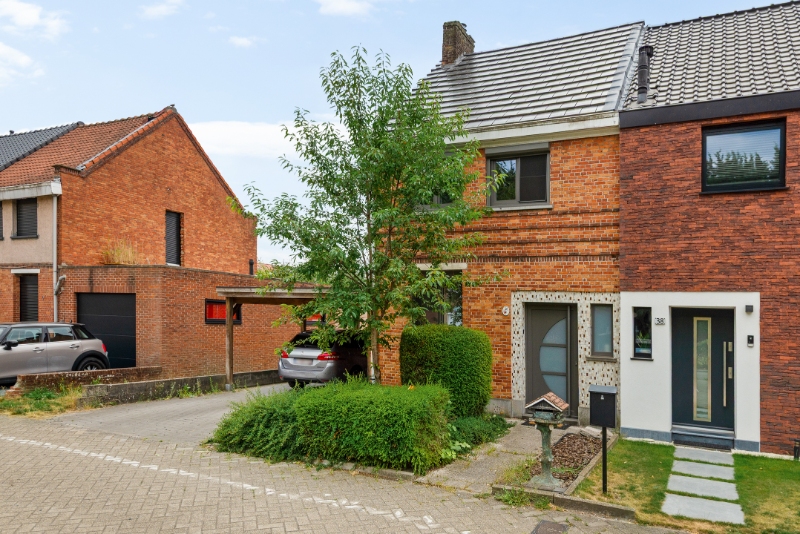 Zeer centraal gelegen HOB op 457m2 met 2, mog. 3 SLK, carport & Z-tuin - foto 1