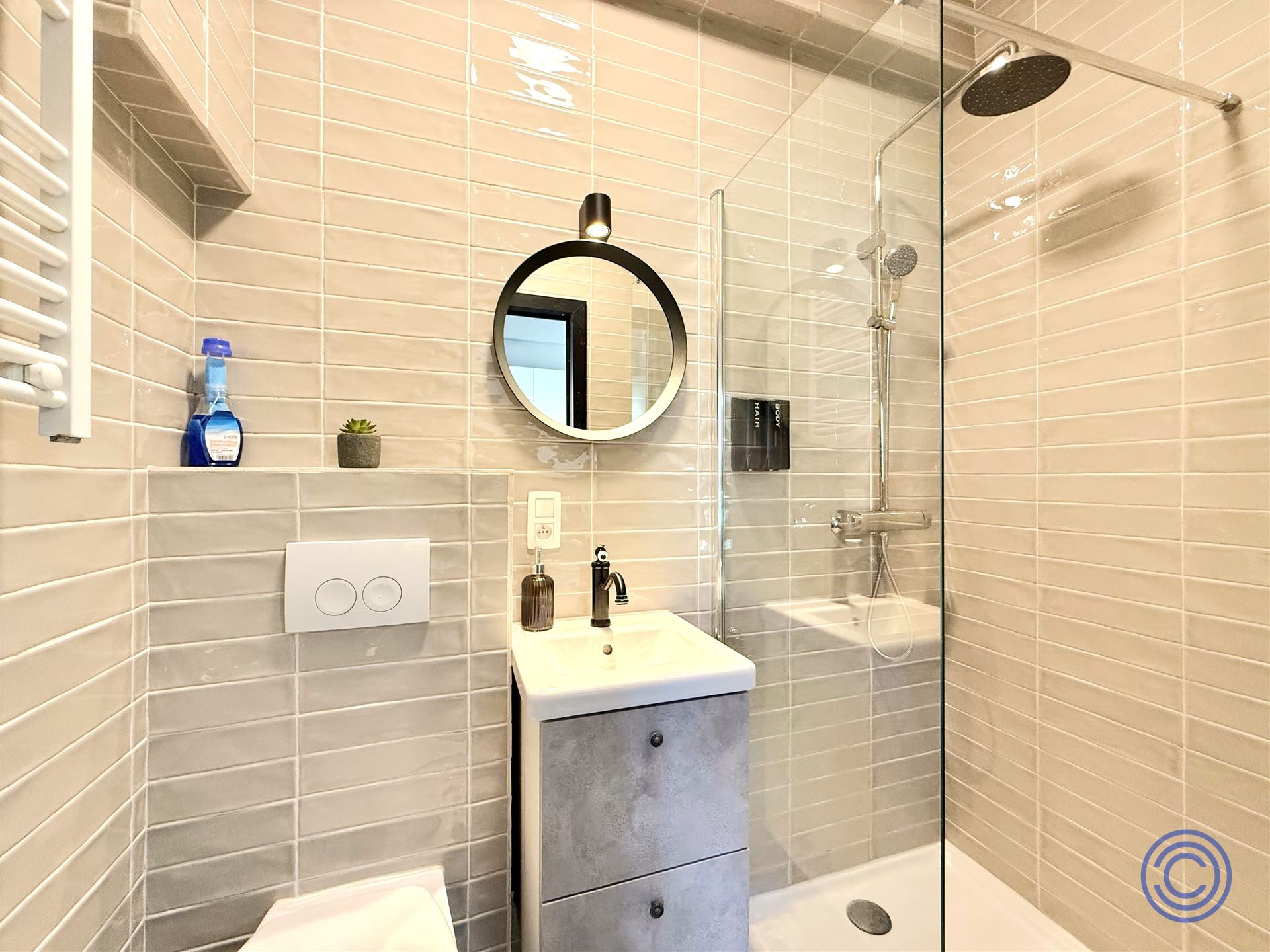 Vergund en instapklaar pand met handelspand en 3 studio's voor Airbnb! - foto 3
