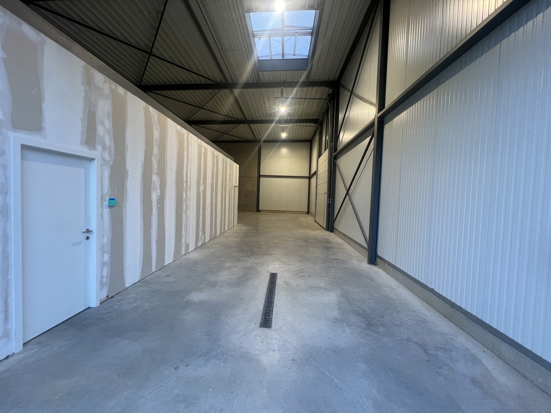 Recente kmo-unit (220m²) met buitenterrein - foto 4