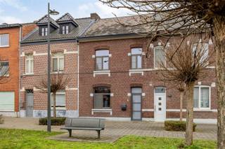 TE KOOP: Gesloten bebouwing met 3 slaapkamers te KuringenOntdek deze prachtige gesloten bebouwing in Kuringen. De woning werd tien jaar geleden...