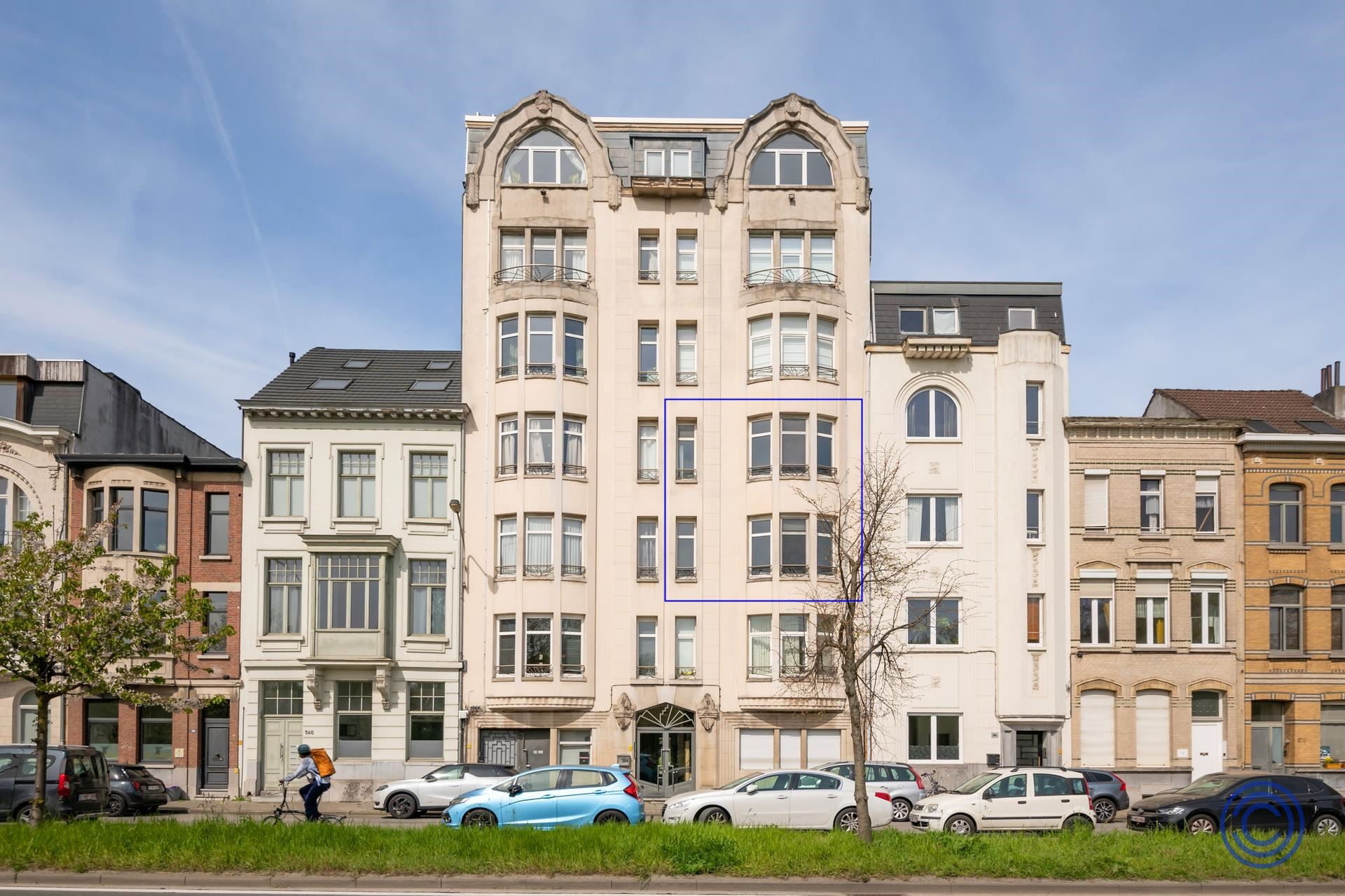 Karaktervol duplexappartement met terras in hartje Zurenborg! - foto 1