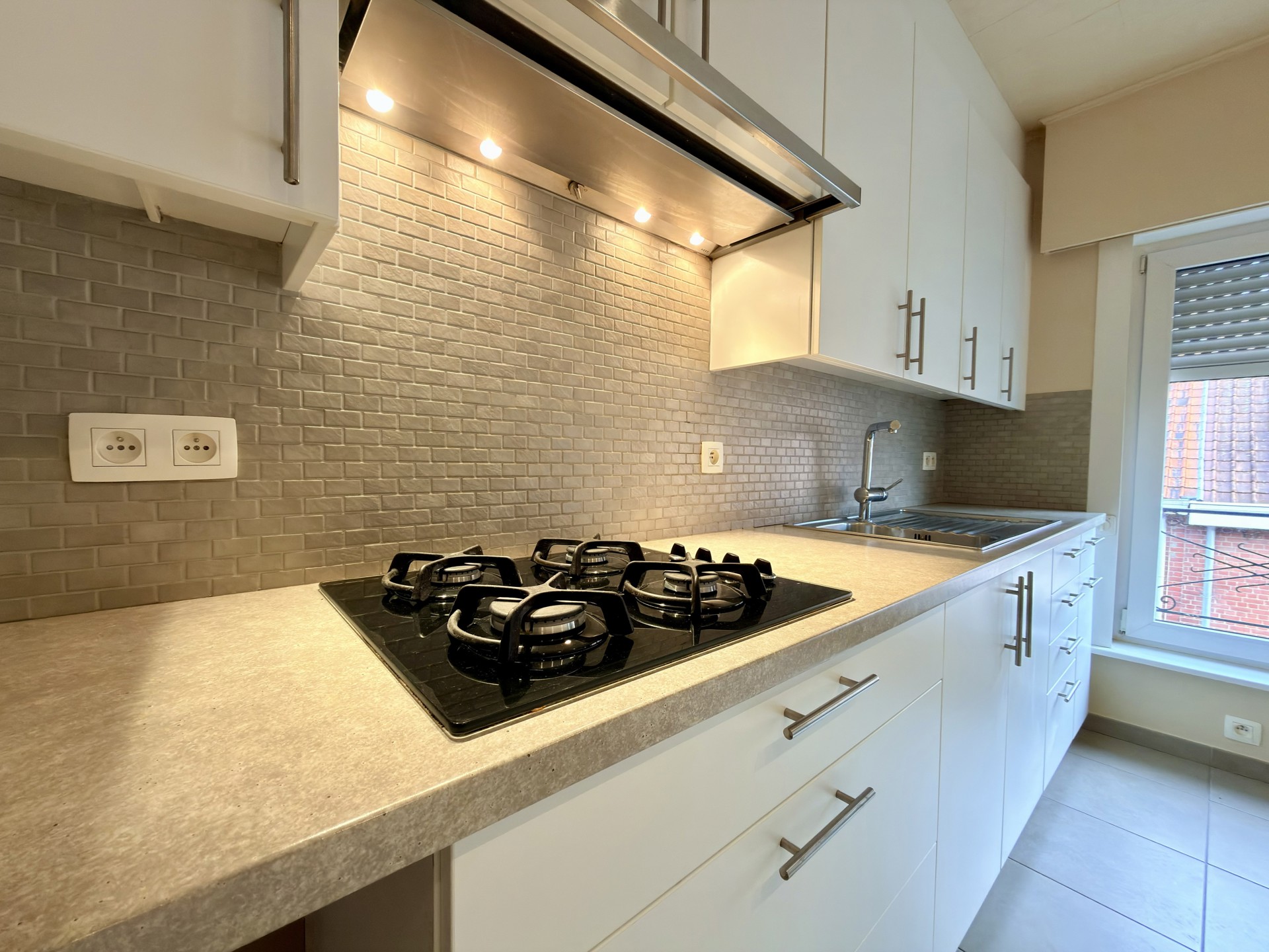 Instapklaar 2-slaapkamerappartement met zonnig terras te koop in De Panne. - foto 5