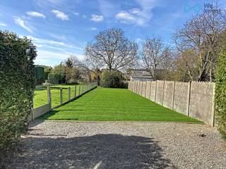 This charming ground floor apartment offers plenty of space, natural light, and comfort, with a deep green garden perfect for enjoying the...