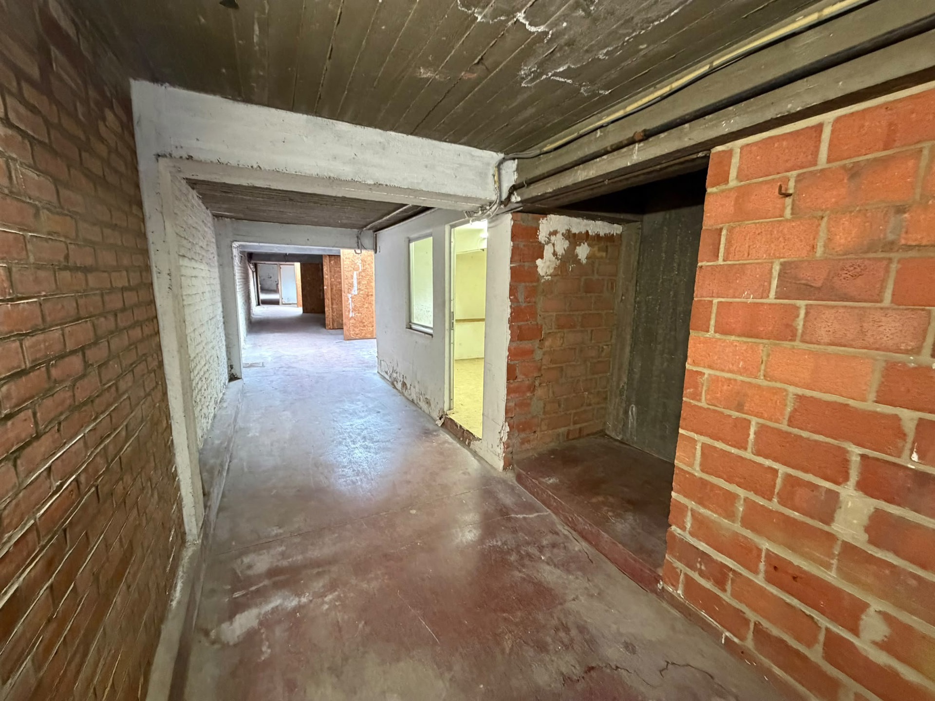 Dubbele bestemming: parkeergarage of opslagruimte van ±185m² - foto 4