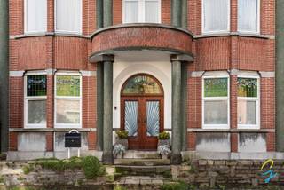 Uniek vastgoed te koop in Gijzegem Aalst - Deze art deco woning dateert van 1939 en werd volledig gerenoveerd met respect voor het...