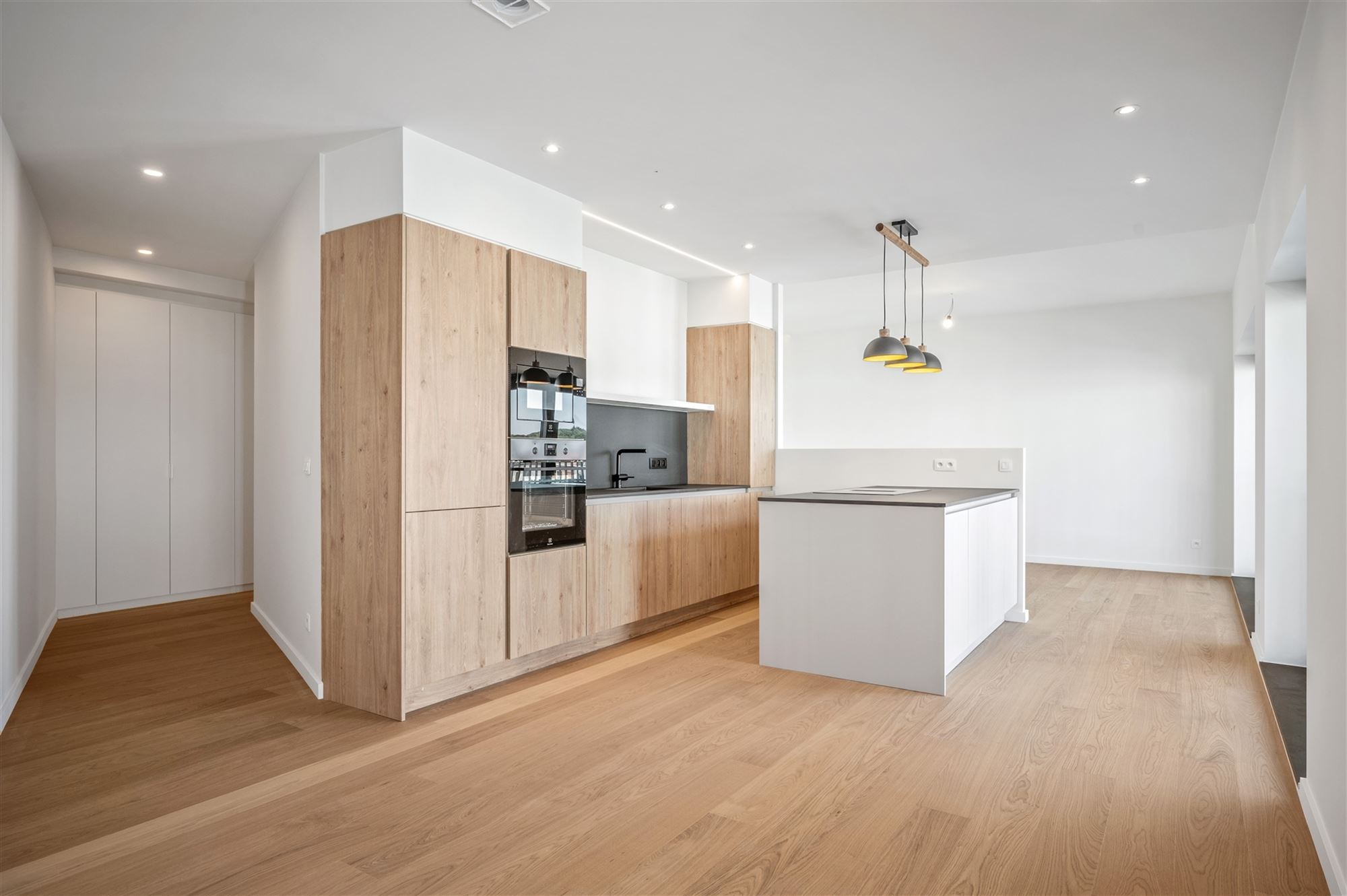 Vernieuwd luxe-appartement met 2 kamers, zicht op de Vaart - foto 3