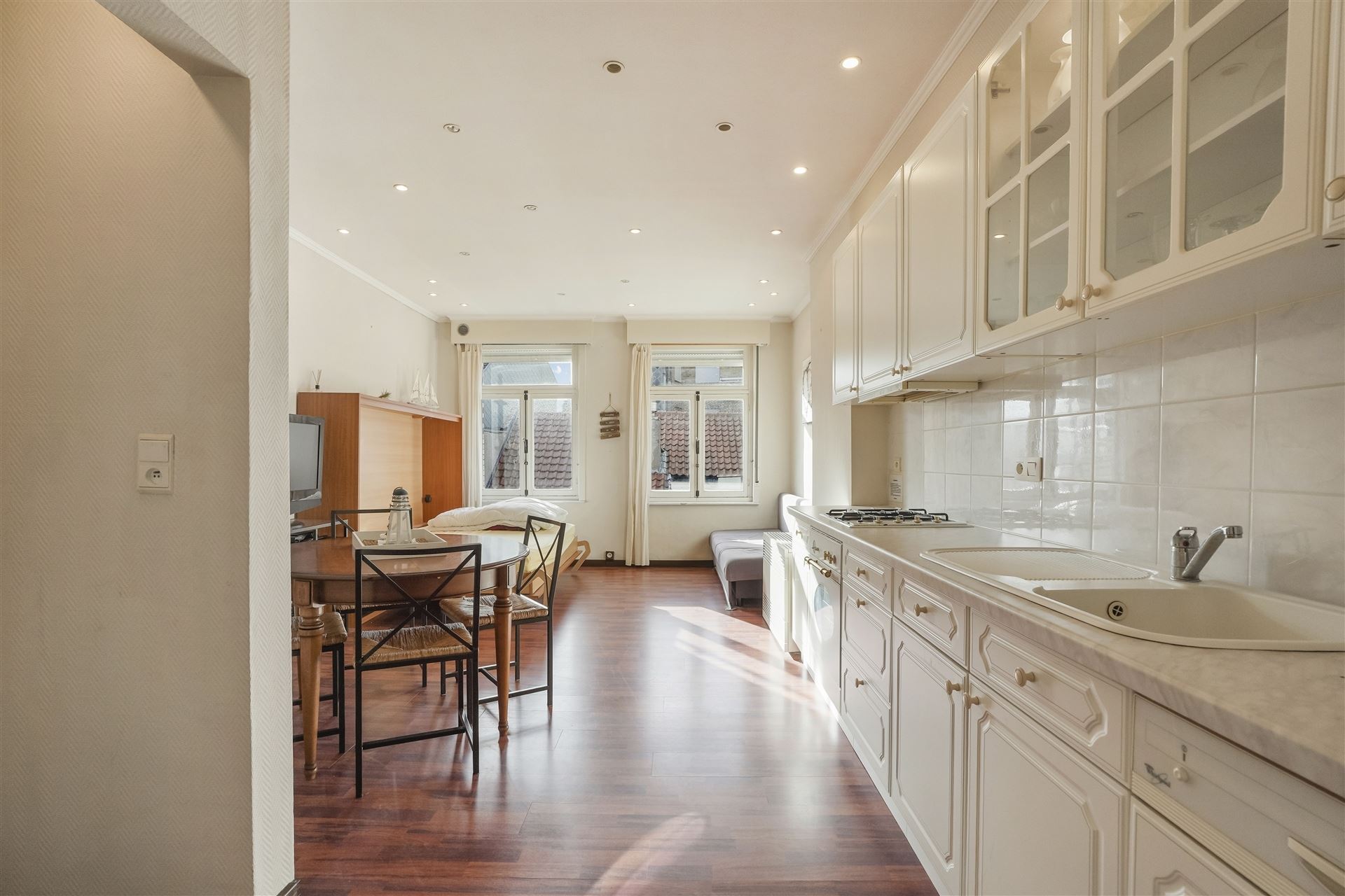 ZONNIG / VLAK AAN ZEEDIJK - foto 3