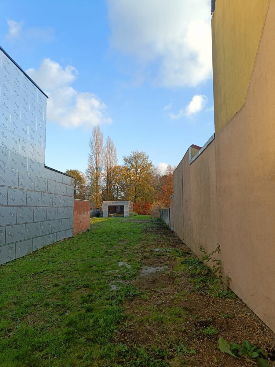 Bouwgrond voor gesloten bebouwing op een uitstekende locatie  - foto 4