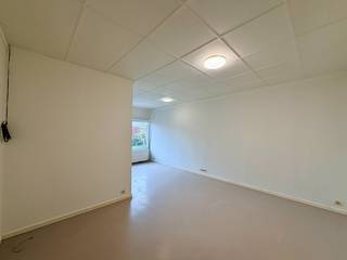 Dit instapklaarappartement met parkeerplaats ligt vlakbij het centrum van Roeselare en is gemakkelijk bereikbaar via de E403. Diverse...