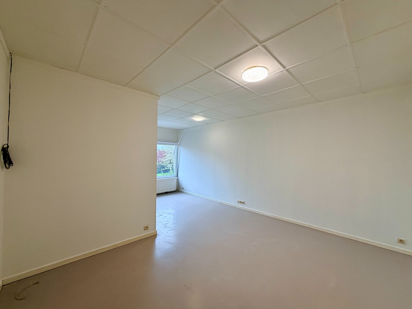 Recent opgefrist appartement met 2 slaapkamers te Gits! - foto 3