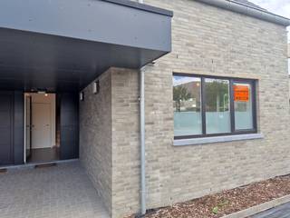 Prachtige , ruime woning gelegen in een rustige buurt vlakbij het centrum van Veurne .Deze halfopen woning biedt u een zeer ruime en zonnige...