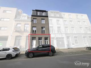 Move-in-ready, ground-floor apartment with a pleasant terrace.<br />Upon entering the apartment, you’ll find yourself in the bright living room (20 m²), which flows seamlessly into an open equipped kitchen. The kitchen is equipped with a microwave, ceramic cooktop, and oven, and has been stylishly finished with an elegant blue stone countertop.<br />At the rear of the apartment is the bedroom (9 m²), which offers direct access to the cozy courtyard. Adjacent to this is the bathroom, featuring a bathtub, a double sink, and a connection for a washing machine.<br />The apartment also features a separate toilet and a practical storage room.