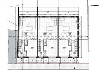 Deze projectgrond heeft een straatbreedte van 24 meter, achteraan 31,85 m en dit met een diepte van 31,73m. Hier heeft u de mogelijkheid om na afbraak van de bestaande bebouwing 3 eengezinswoningen te bouwen. 2 gesloten en 1 half open bebouwing. De bestaande bouwplannen zijn reeds afgestemd met stedenbouw maar zijn nog niet ingediend. Deze projectgrond is de ideale locatie voor een ontwikkelaar of investeerder om aan jonge gezinnen te verkopen of te verhuren.<br />In deze 3 nog te bouwen woningen is telkens het volgende reeds voorzien: inkom, apart toilet, inpandige ruime garage, open keuken, leefruimte, tuin / terras. Op de eerste verdieping: nachthal met lichtinval, apart toilet, badkamer, 3 slaapkamers, 2<sup>de</sup> vaste trap naar de zolderruimte en of waar je de  4<sup>de</sup> of zelfs een 5<sup>de</sup> slaapkamer kan maken. Interesse? Neem gerust contact op via 052/41.41.94 voor meer informatie en/of de plannen.<br />Doorverkoop mogelijk aan 6% BTW. <br />Referentie: 5321