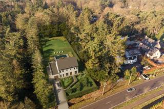 Kenmerken: Type: Bouwgrond met bosgrond Prijs: € 445.000 Locatie: Waterstraat 367A, 2970 SCHILDE Oppervlakte: 5.371 m² Maximale bouwzone: 250...